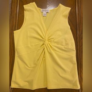 Casual Living Size Small Yellow Top
